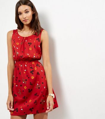 Red Sunday Dresses